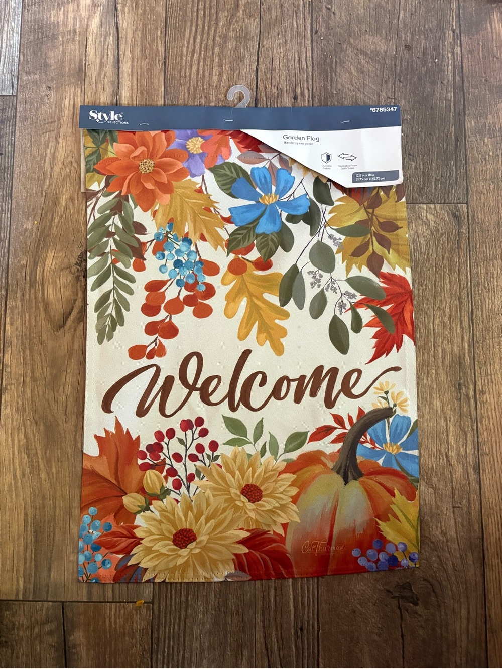 Style Welcome Floral Garden Flag in Cream and Autumn Colors